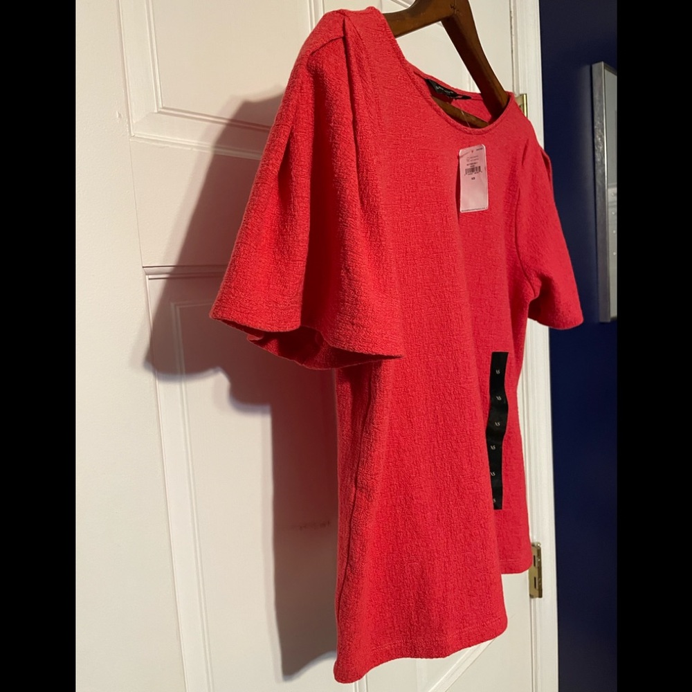 Banana Republic women’s flutter sleeve blouse size XS. New, with tags.